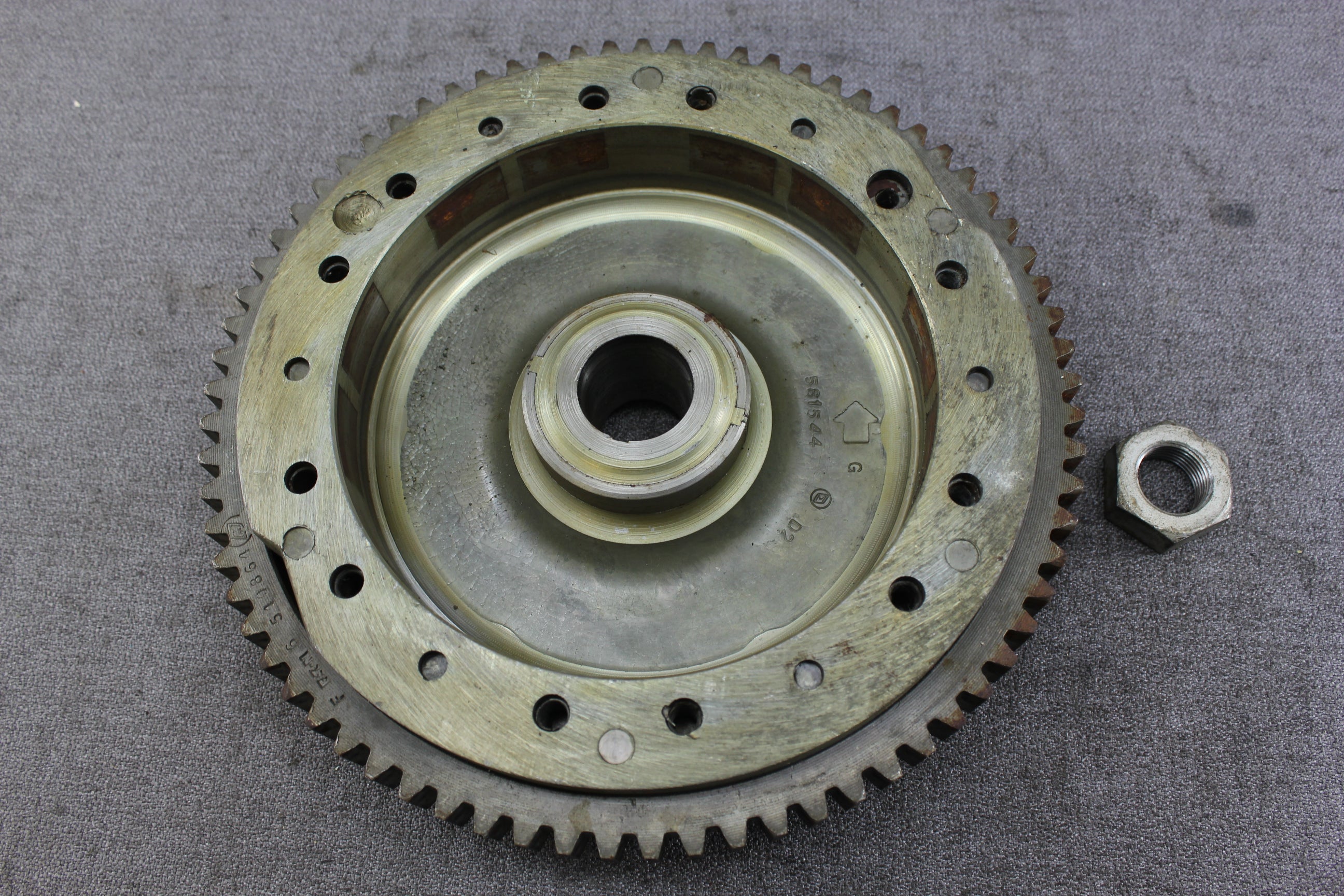 Johnson Evinrude Flywheel 581544 581545 0581545 1976-1978 70hp 75hp Outboard