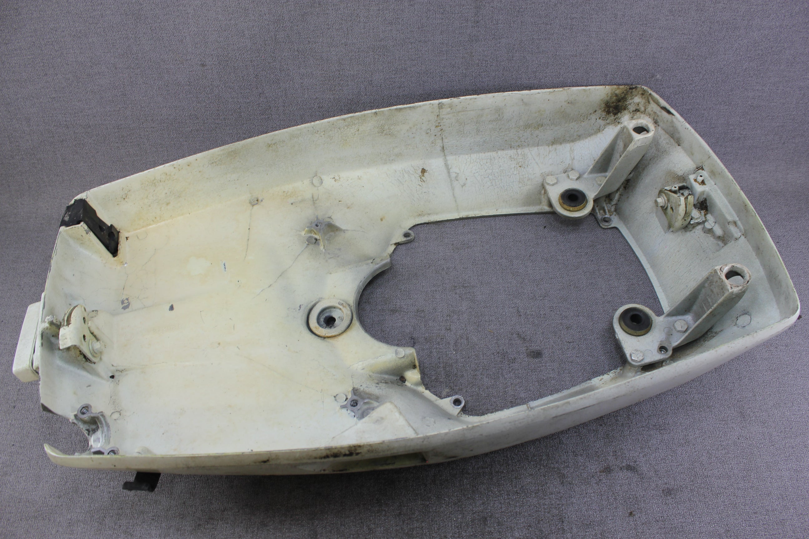 Johnson Evinrude Lower Cowl Cowling 386812 320214 70hp 75hp  Outboard 322537