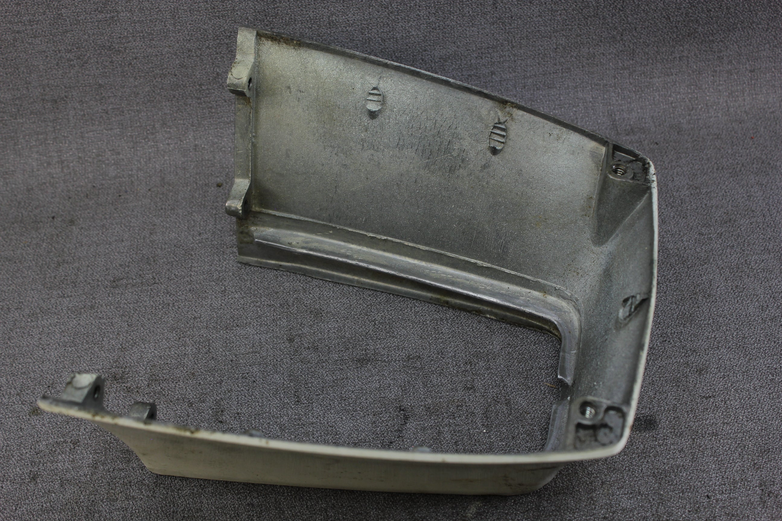 Johnson Evinrude Lower Cowl Cowling 386812 320214 70hp 75hp  Outboard 322537