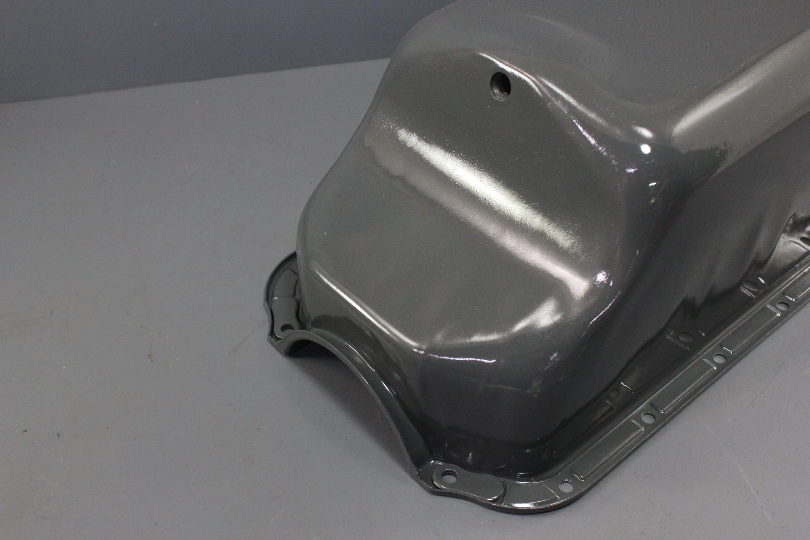 OMC 313647 0313647 Cobra Oil Pan Reservoir 120hp 2.5L 140hp 3.0L 2-Pc Seal 86-89