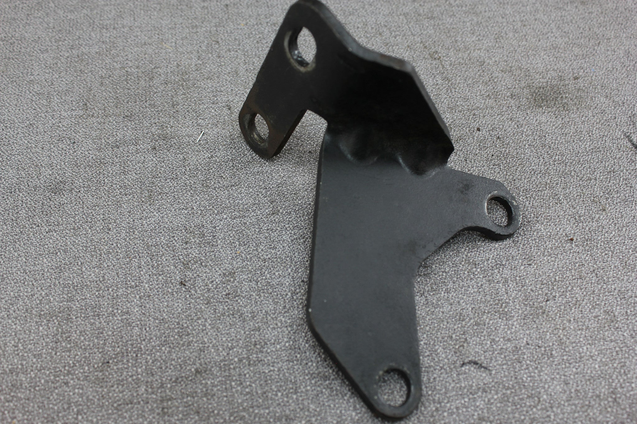 MerCruiser 97259A1 470 170hp 3.7L 4cyl Starter Motor Mounting Bracket 1983-89