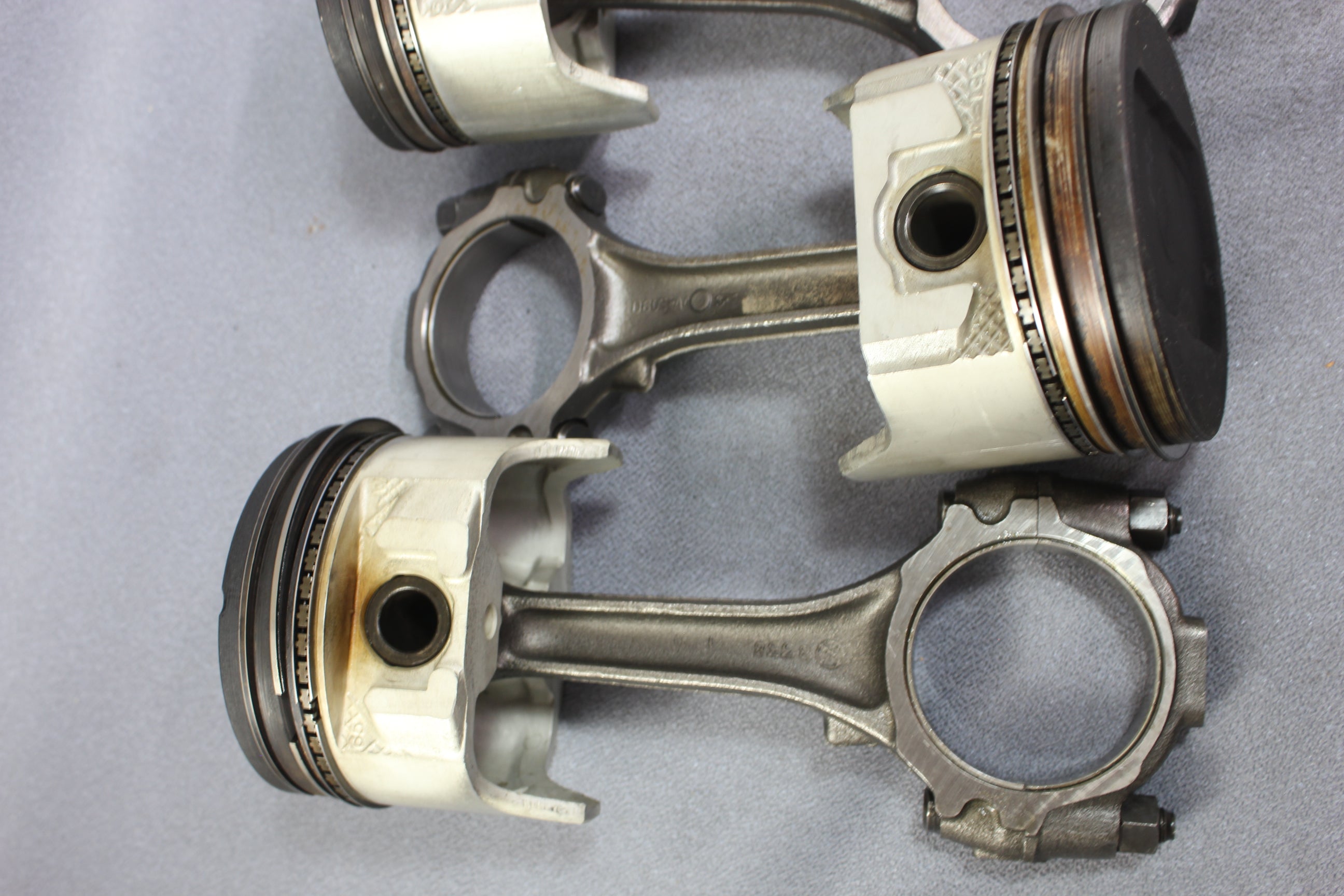 Ford D9AE-6110-AC Piston Connecting Rod Set OMC Stringer 351 5.8L V8 1979 Engine