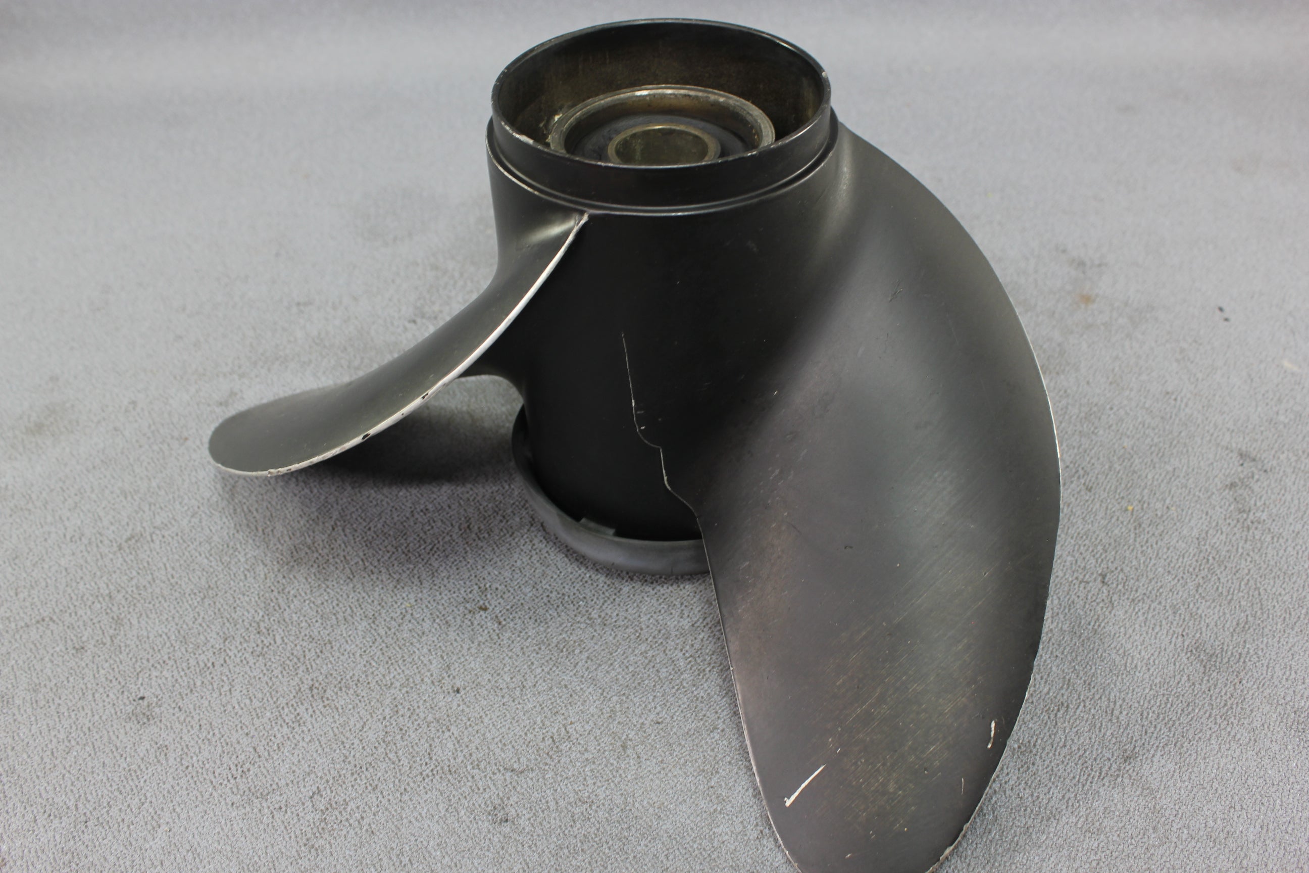 OMC 176214 Johnson Evinrude 14x17P 17 Pitch Prop Propeller Cobra 400 V4