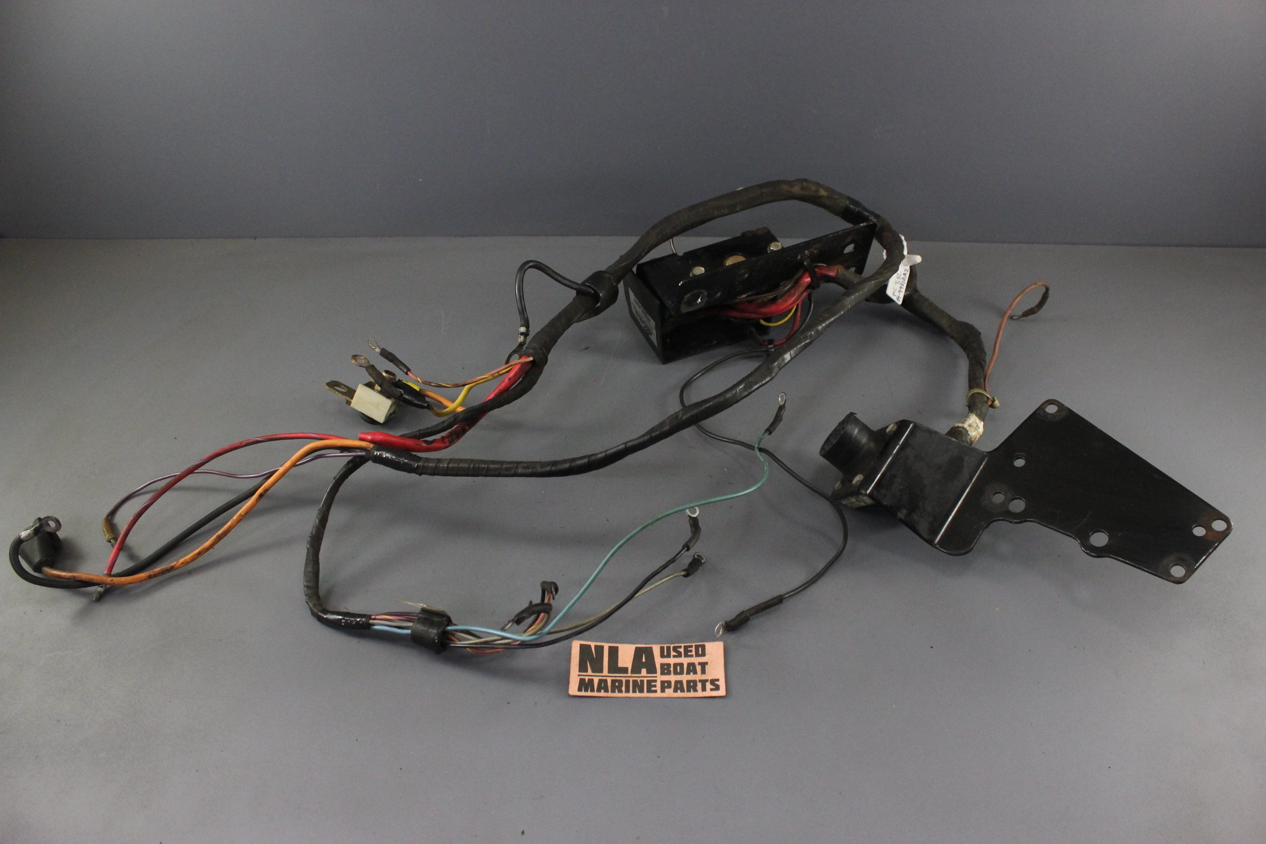 MerCruiser 3.8L V6 185hp Wire Harness Wiring Circuit Breaker 84-99510A2 4.3L