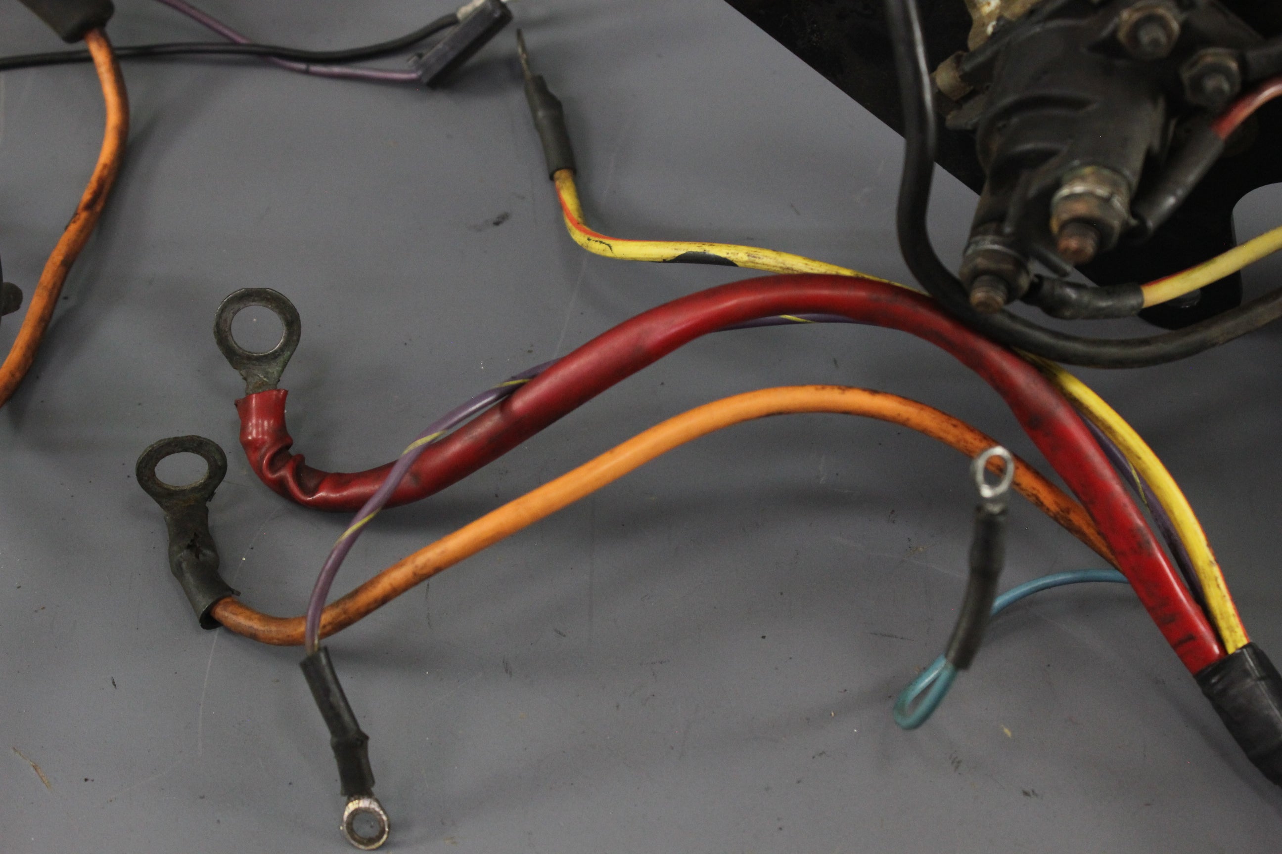 MerCruiser 84-98422A4 4cyl 120hp 140hp 2.5L 3.0L Engine Wire Wiring Harness