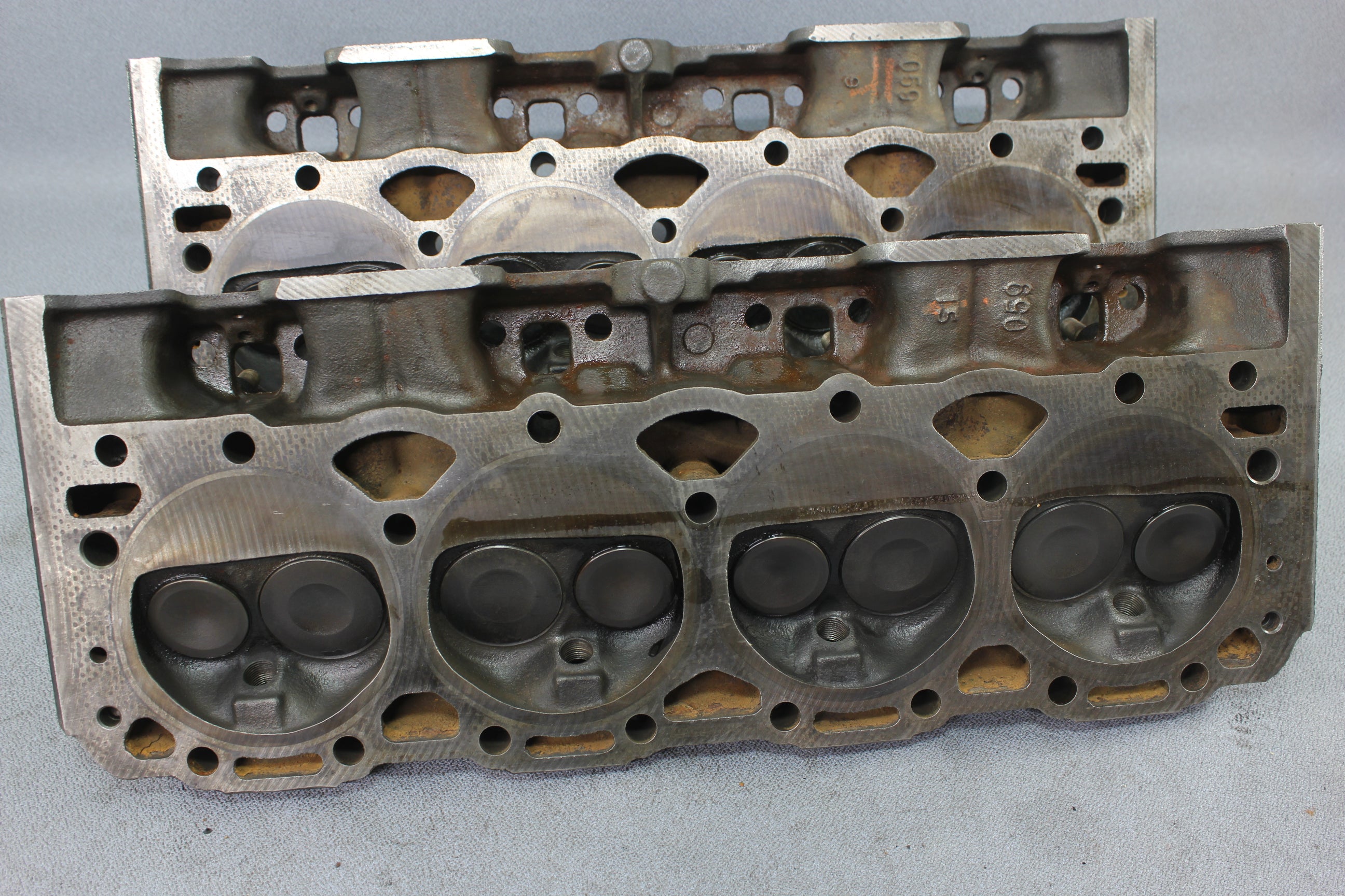 GM 12558059 Vortec Cylinder Head Pair V8 5.0L 305 Chevy MerCruiser 938-802556