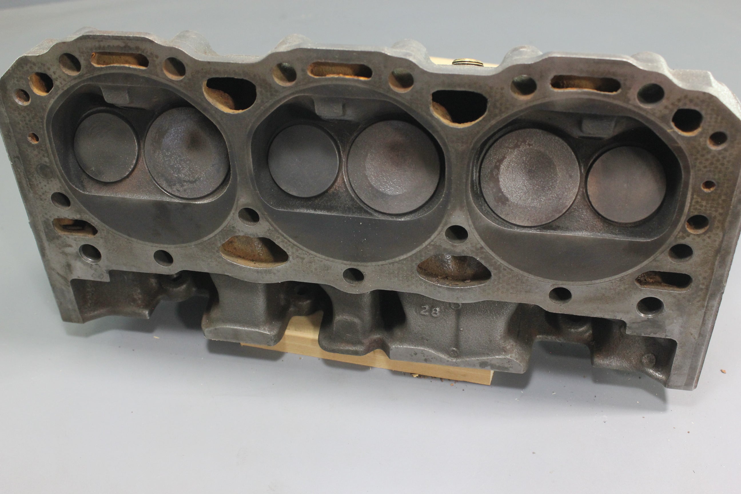 OMC 4.3L V6 Cylinder Head Set GM 14094768 0985075 0986827 MerCruiser 1986-93