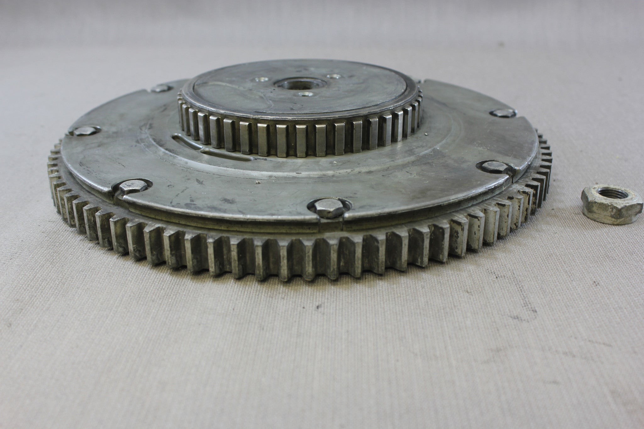 Johnson Evinrude Outboard 40hp RK-24 1962 Flywheel Starter 580408 Nut Ring Gear