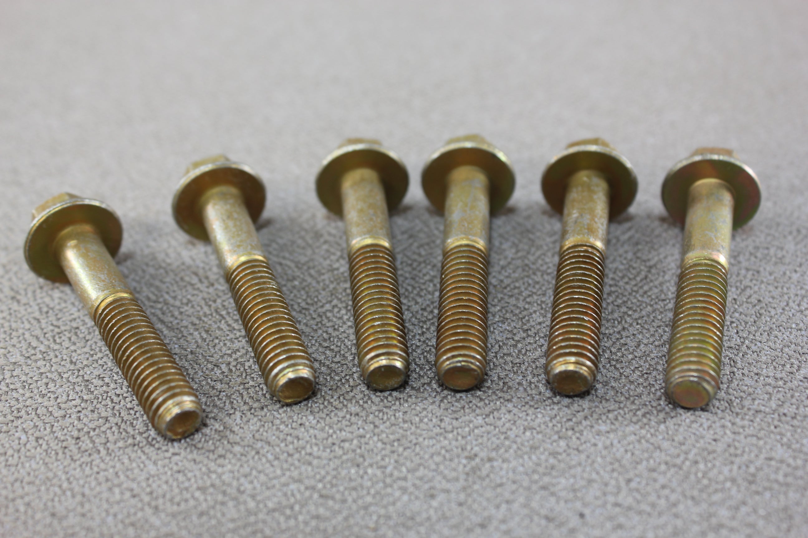 Johnson Evinrude 322323 0322323 6PK Cylinder Head Screw Bolt Set 3cyl V4 V6