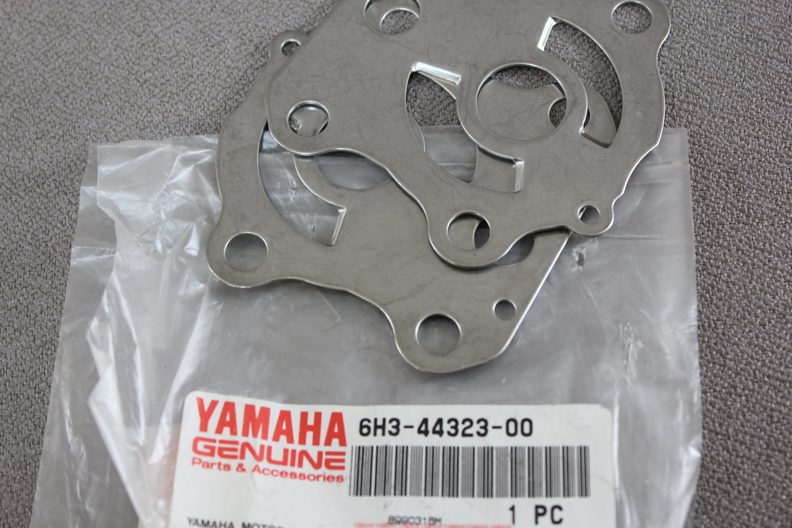 Yamaha Outboard 663-44322-00 6H3-44323-00 44315-A0 44324 Water Pump Housing