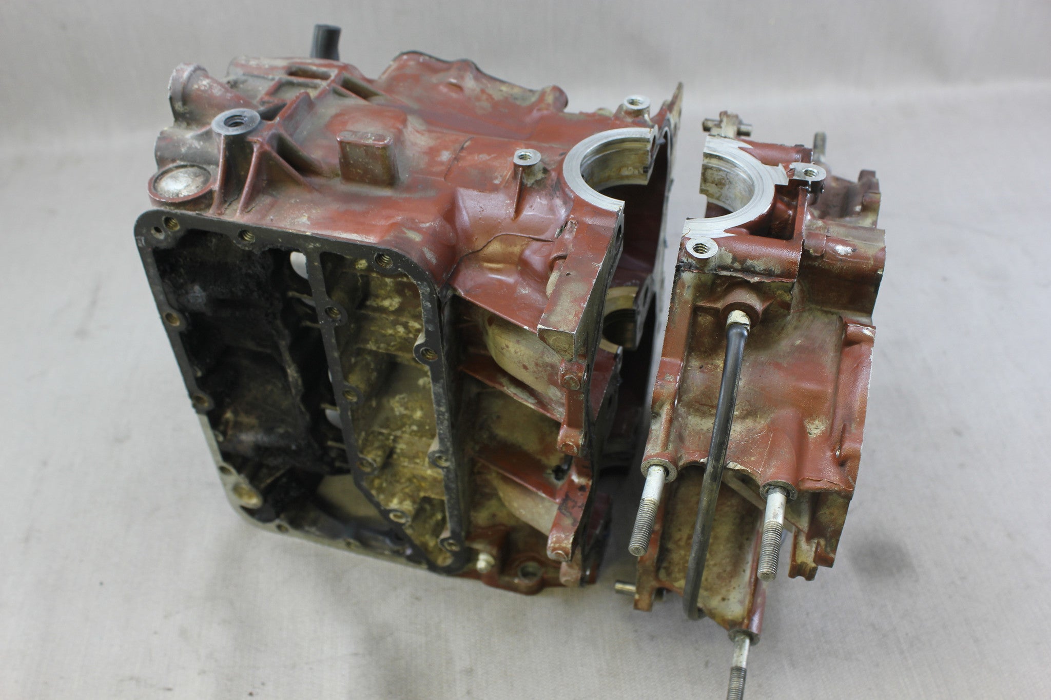 Johnson Evinrude Outboard 40hp RK-24 1962 Powerhead Case Crankcase 378647 379384