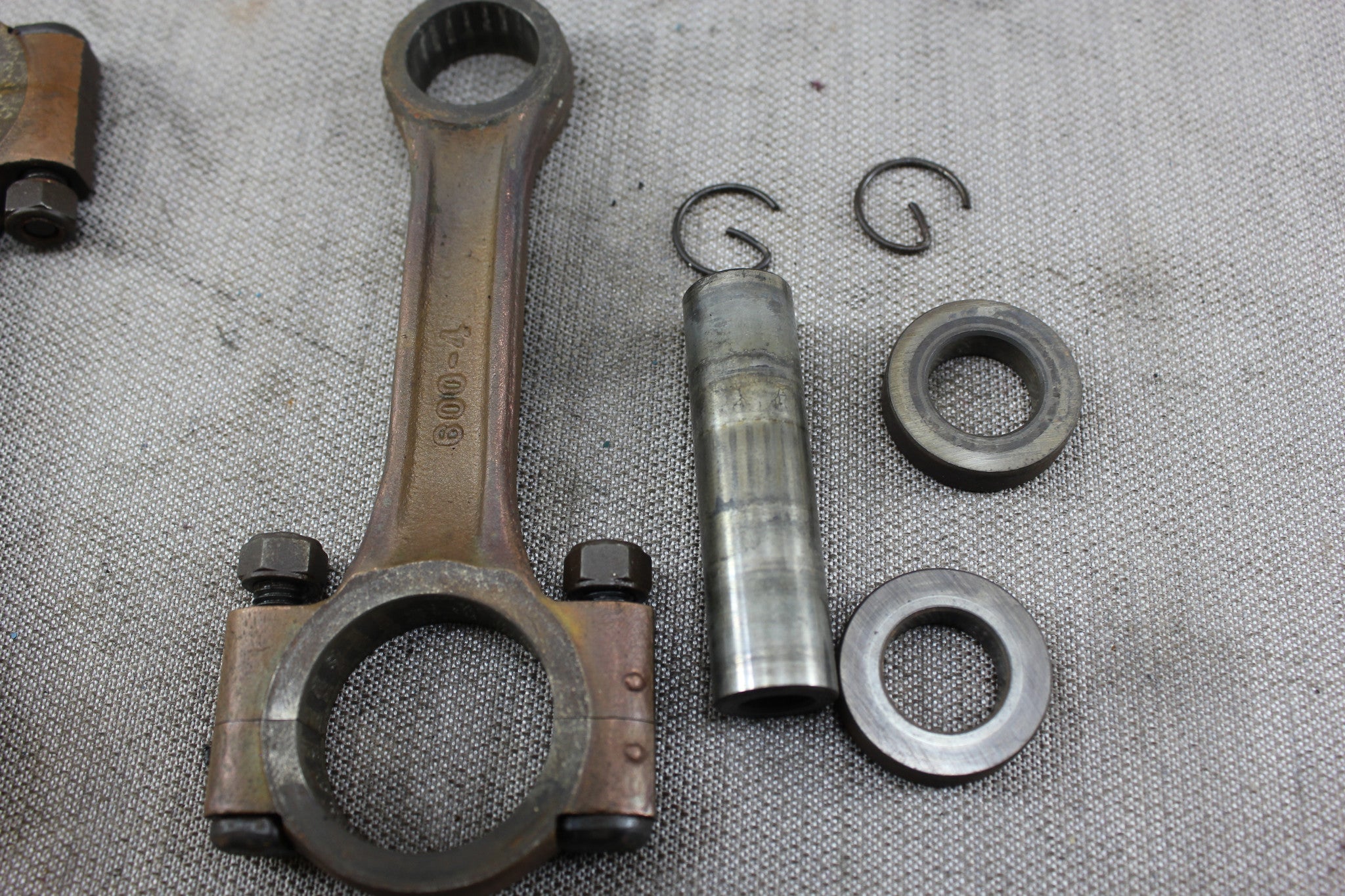 Mercury Outboard 300 350 1960 Mark 35 Piston Connecting Rod Pin 600-4 Bearings