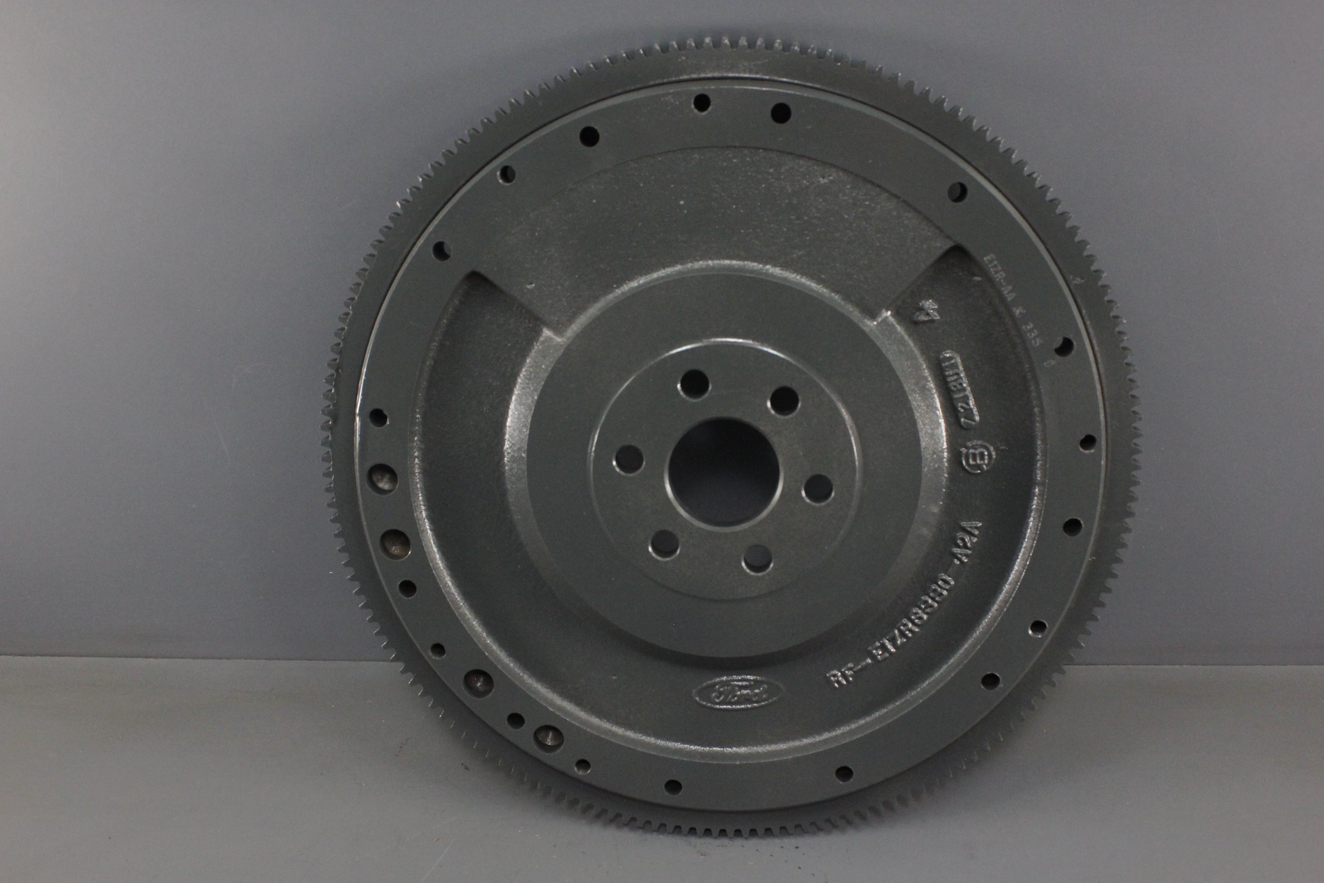 OMC 986304 986304 Flywheel Ford V8 5.0L 302 1989-1996 Volvo Penta 3853953