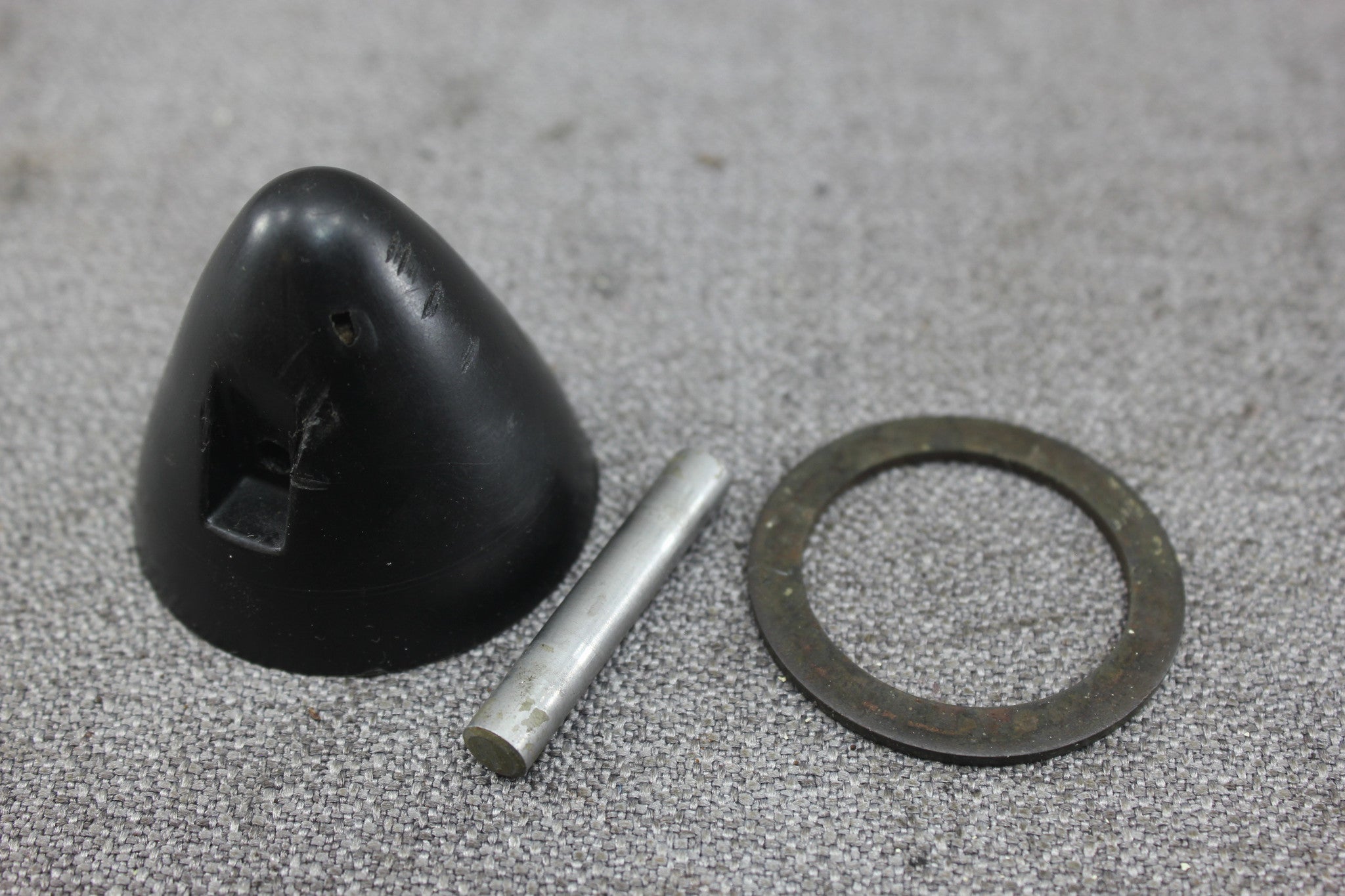 Johnson Evinrude Propeller Retainer Thrust washer Prop Nut Cone 305294 304576