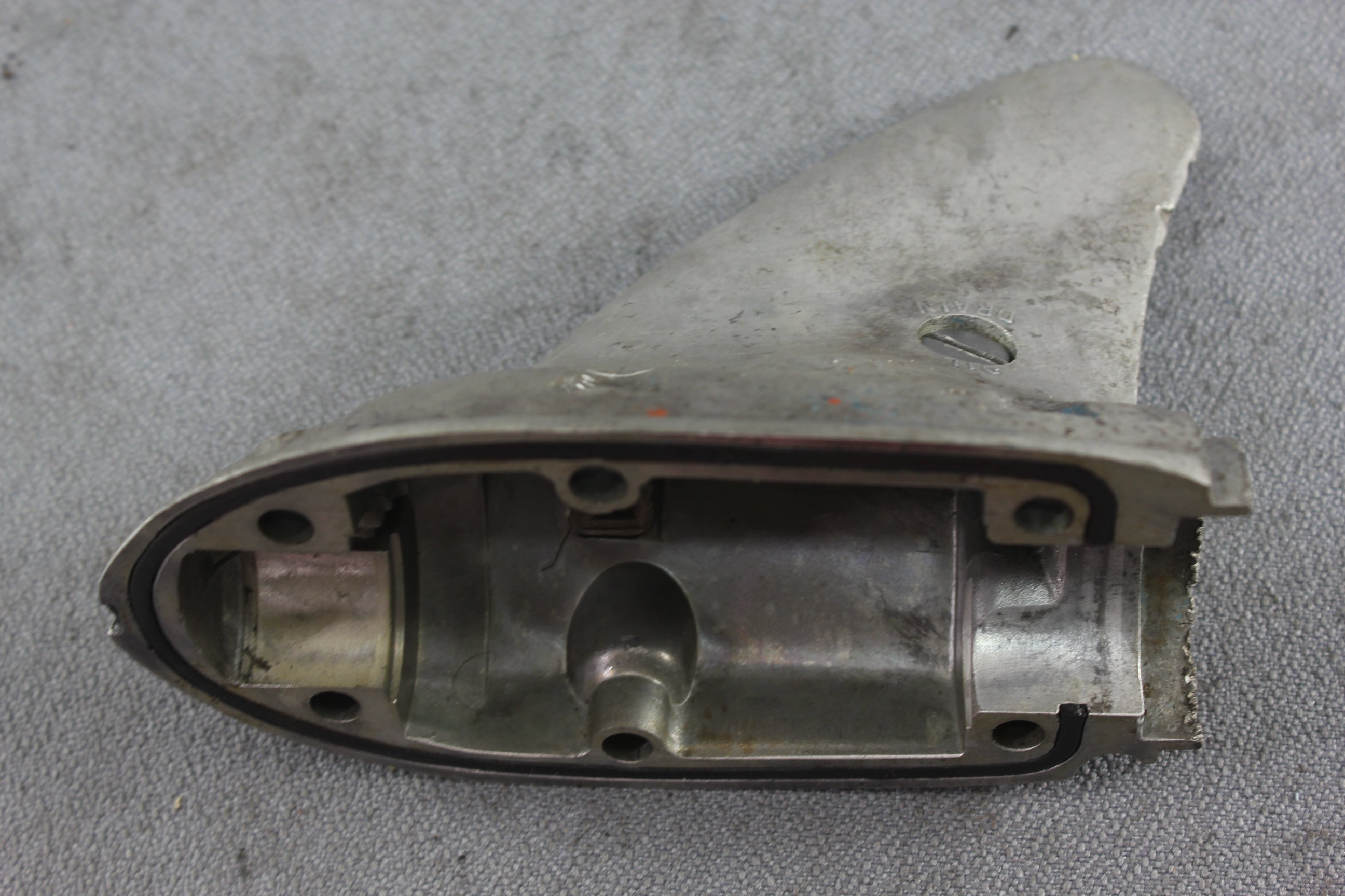 Evinrude Johnson Outboard 1956 15hp 302492 Empty Skeg Gearcase Bottom 15918