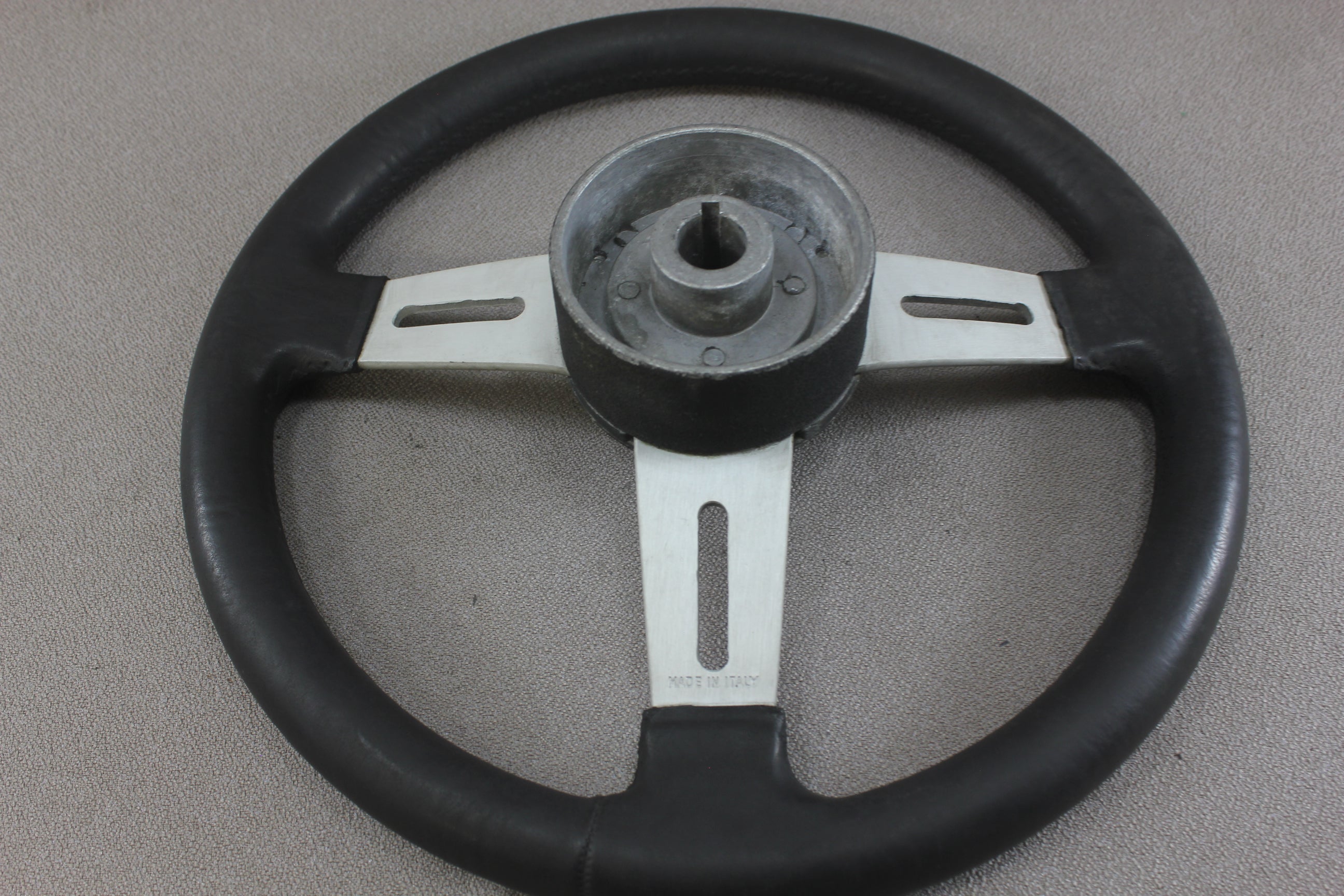 Boat Steering Wheel Bayliner Teleflex Rubber Grip 3-Spoke Helm Cap Cover Hub