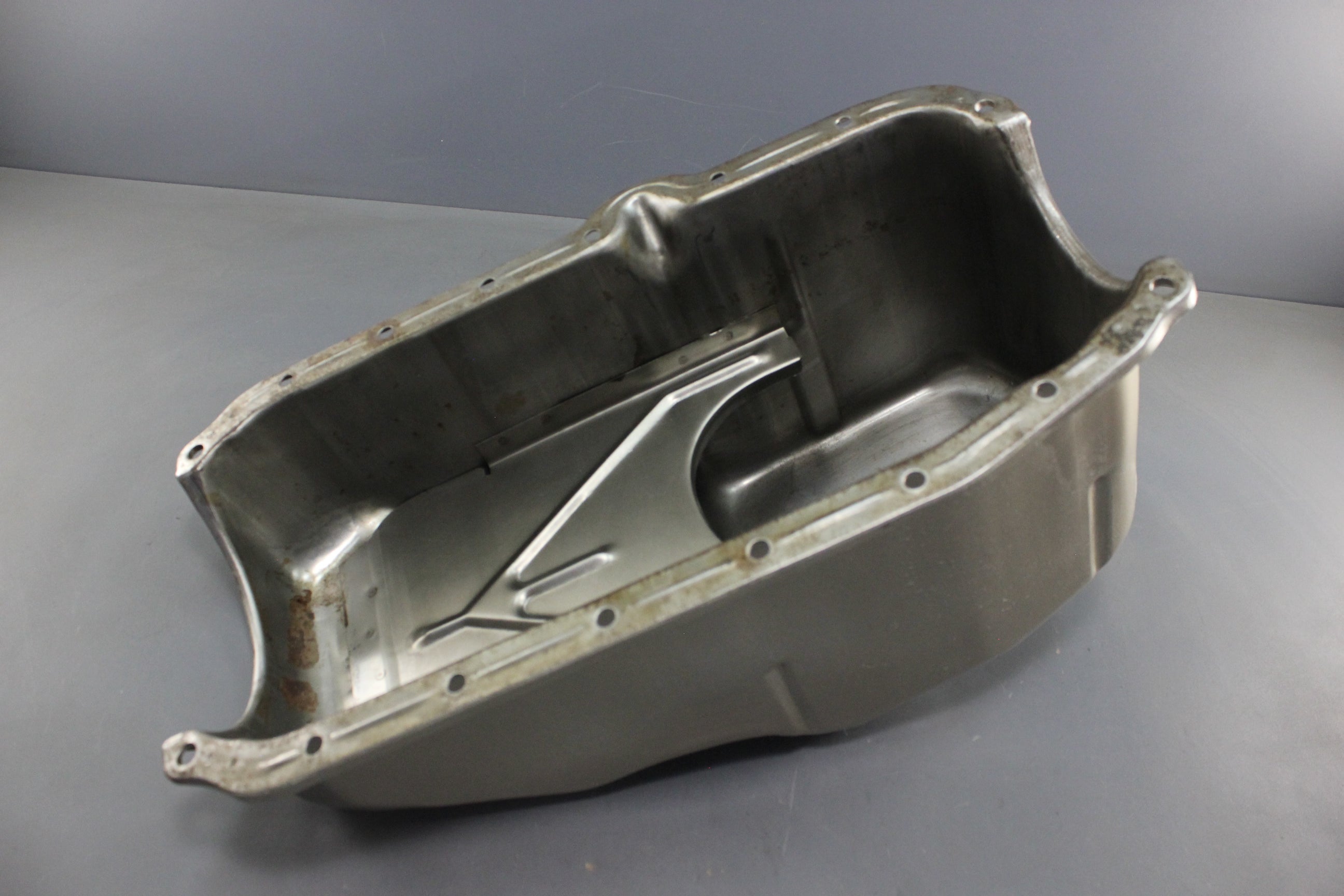 OMC Stringer GM 229CID 170hp GM 3.8L V6 Oil Pan Basin Reservoir Sterndirve 1985