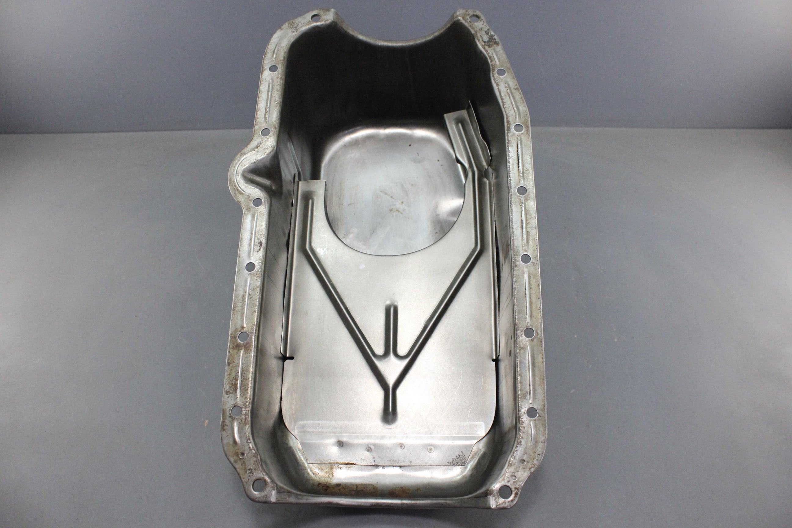 OMC Stringer GM 229CID 170hp GM 3.8L V6 Oil Pan Basin Reservoir Sterndirve 1985