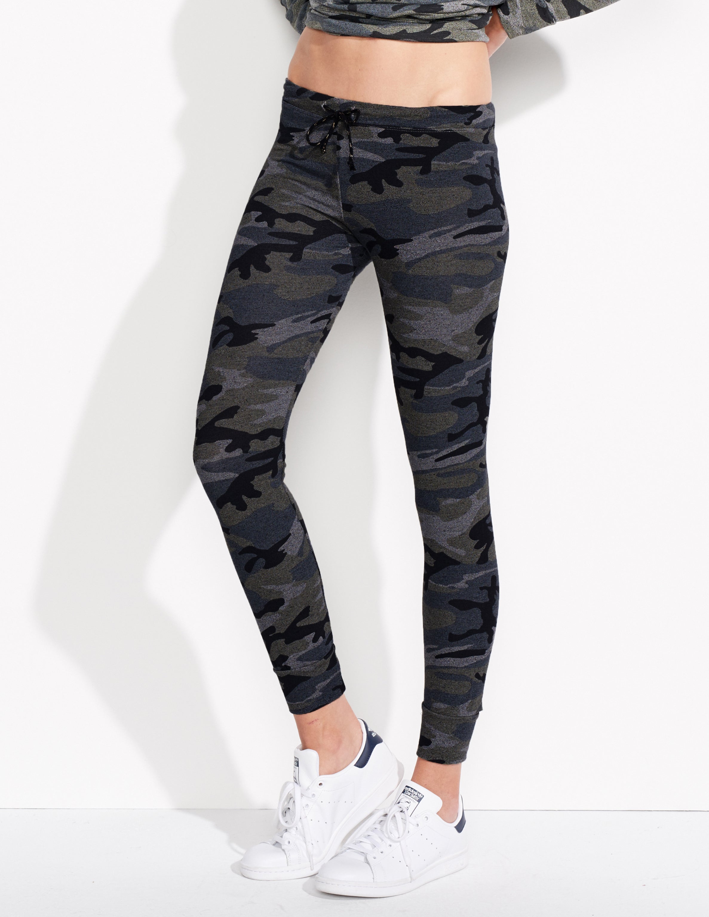 sundry camo sweatpants