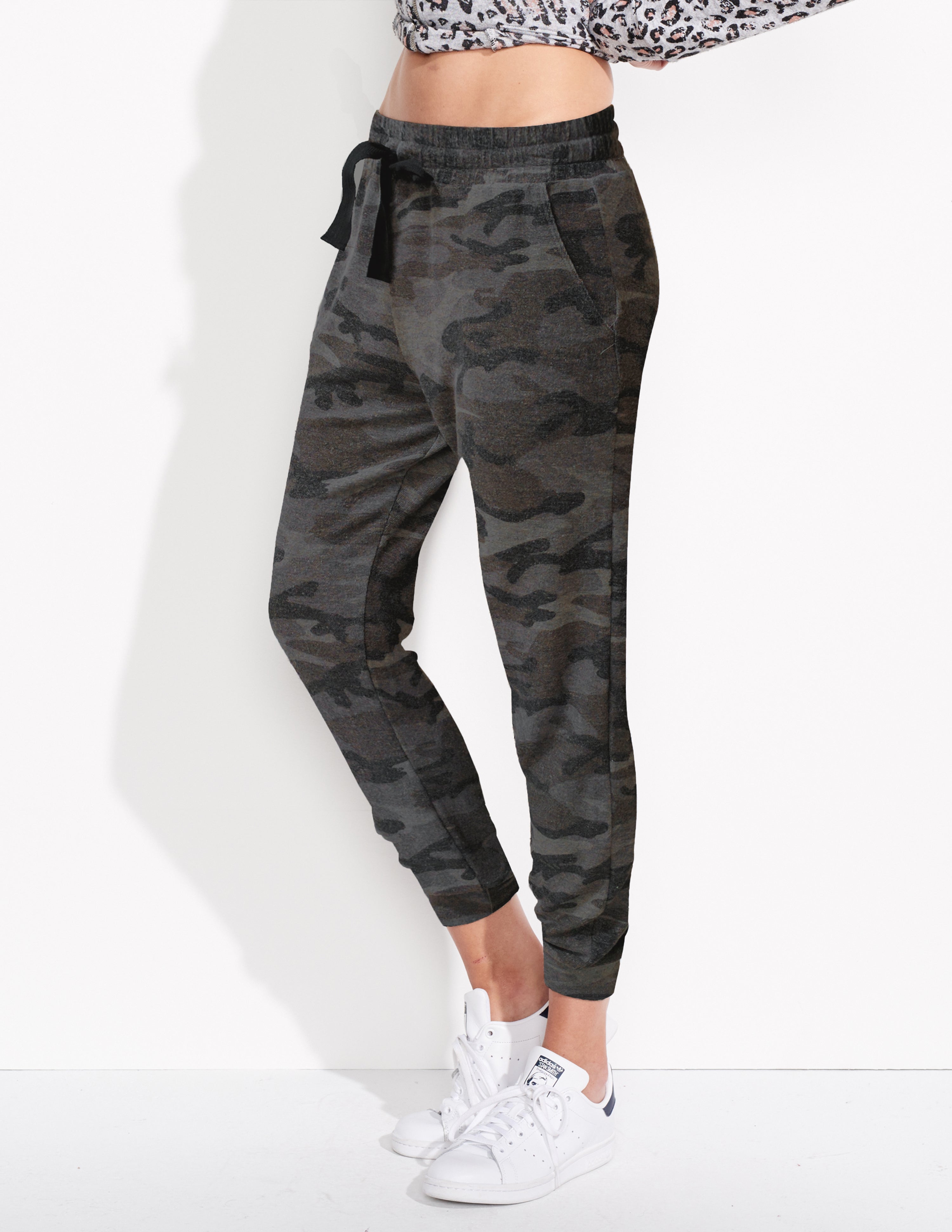 sundry camo jogger