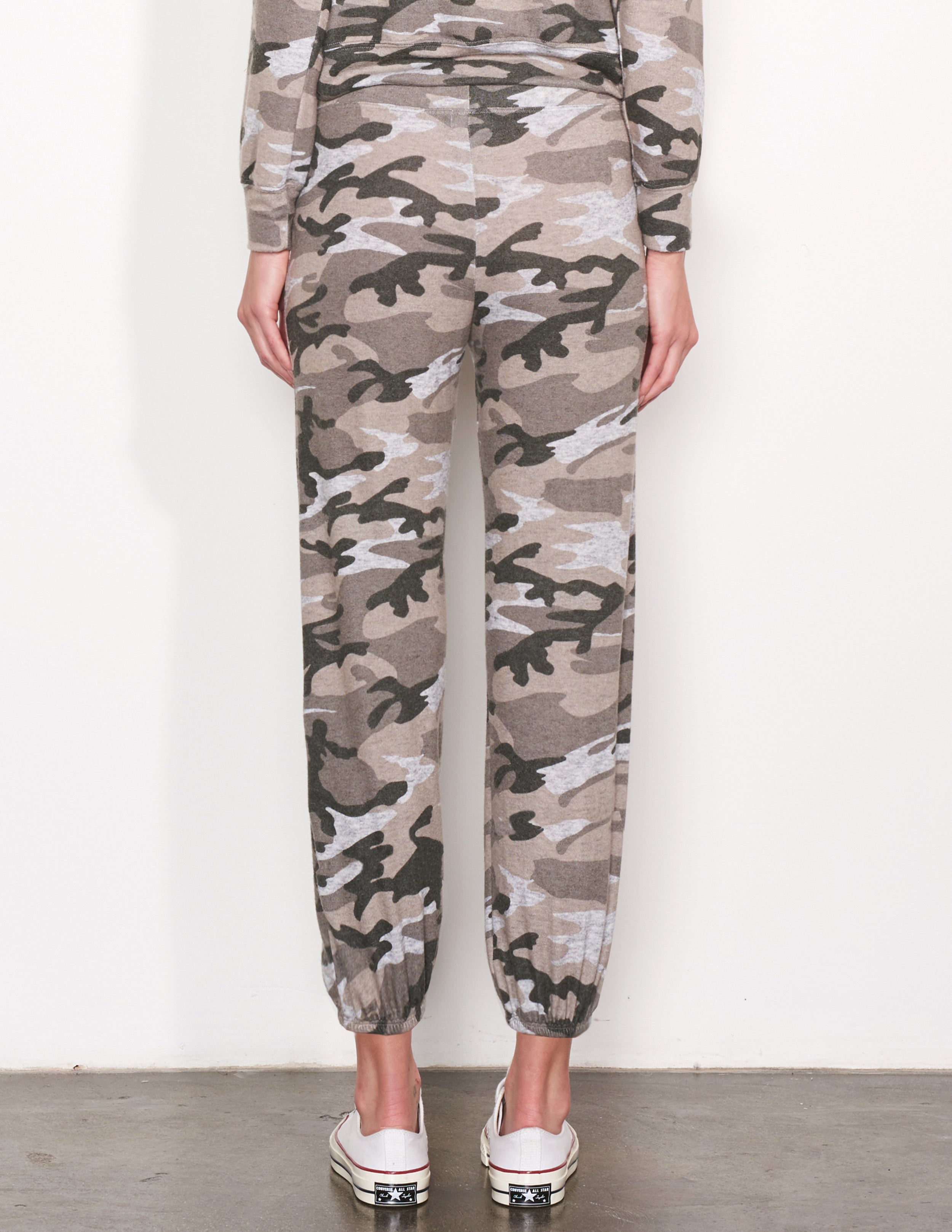 sundry camo sweatpants