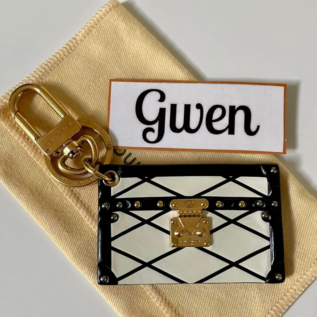 Authentic Louis Vuitton Key Holder/Charm/Mirror in Rose Ballerine – Gwen's  Luxeshop