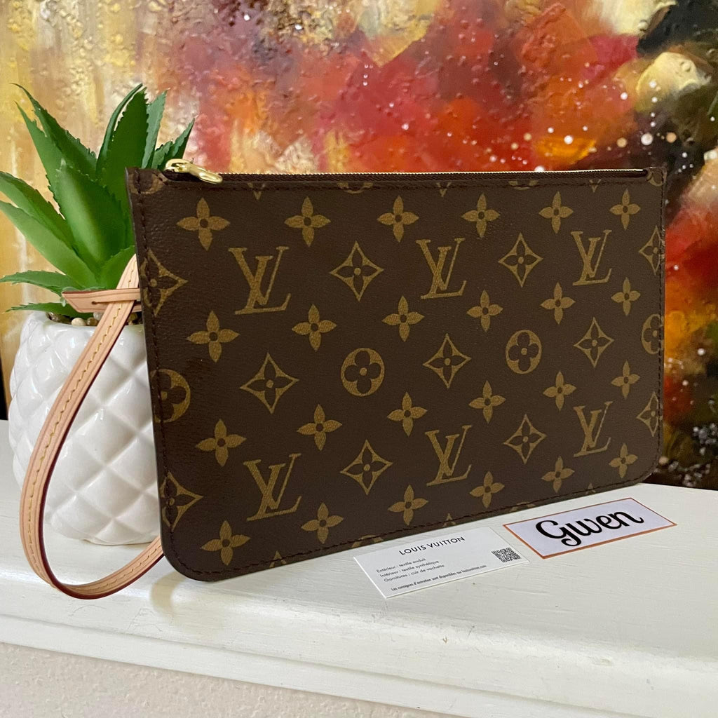 LOUIS VUITTON Neverfull Monogram Canvas Pochette Wristlet Pouch Cerise