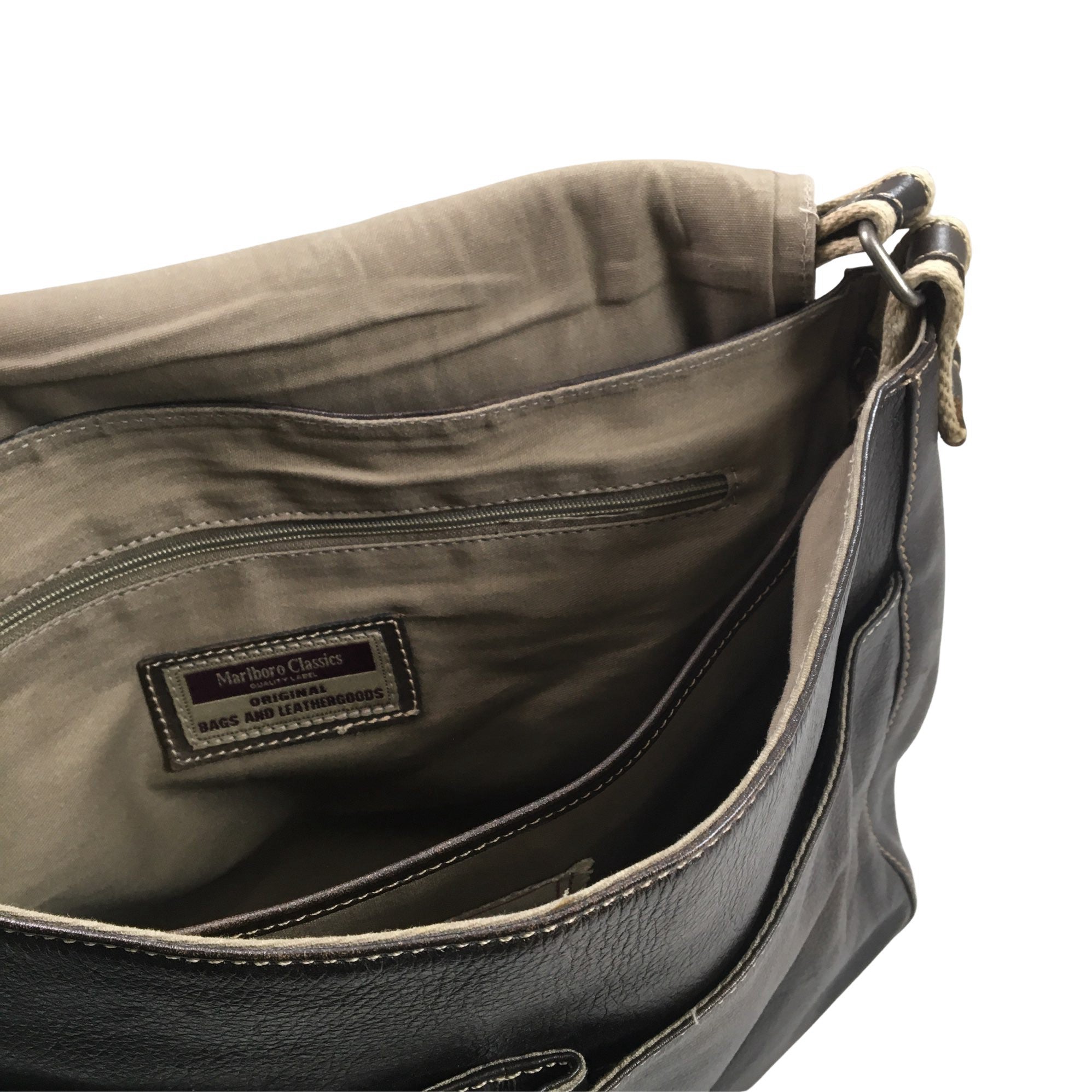 procent Sobriquette hektar Unisex Marlboro Classics Shoulder bag, size Maxi (Brown) | Emmy