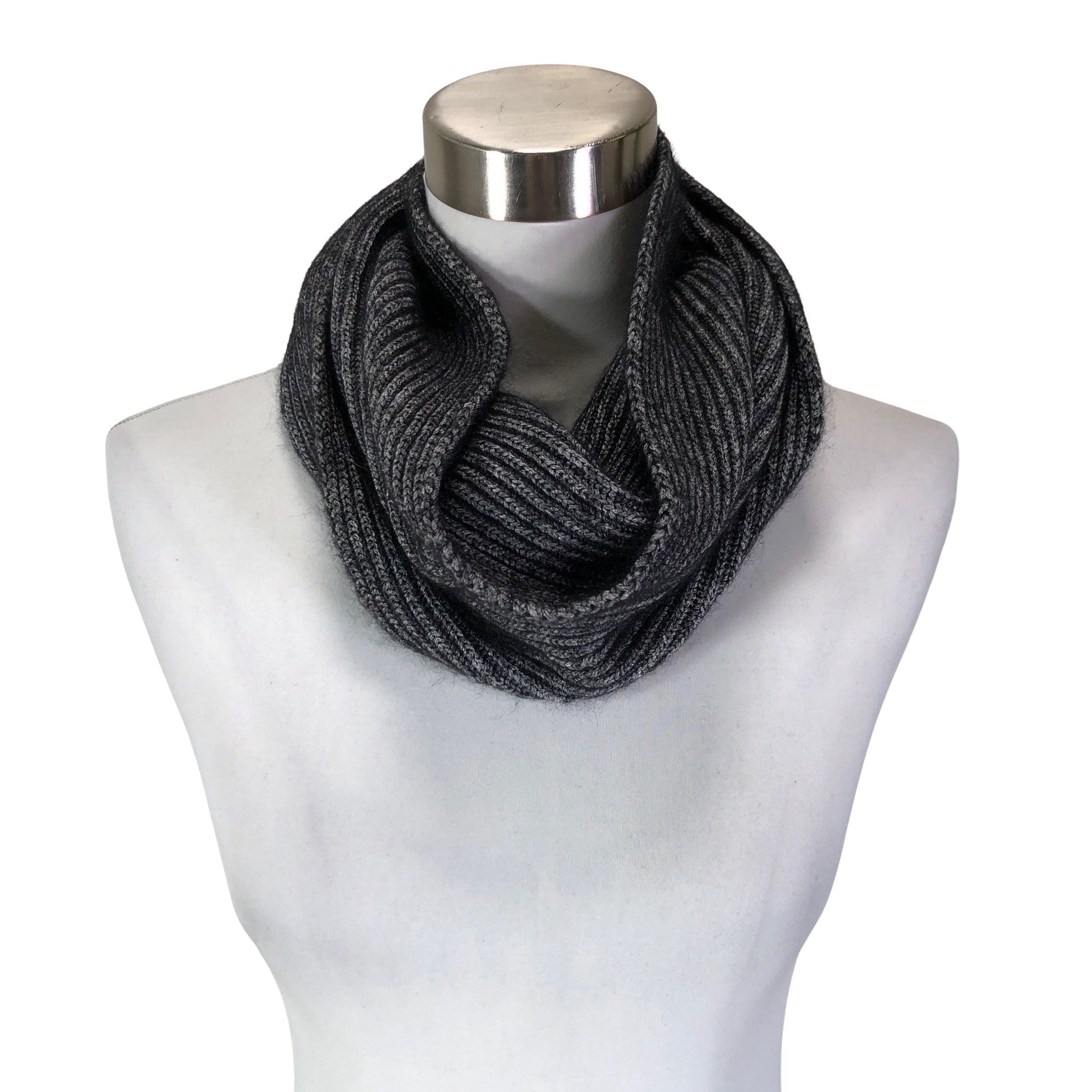 Women's Michael Kors Circle scarf, size Mini (Grey) | Emmy