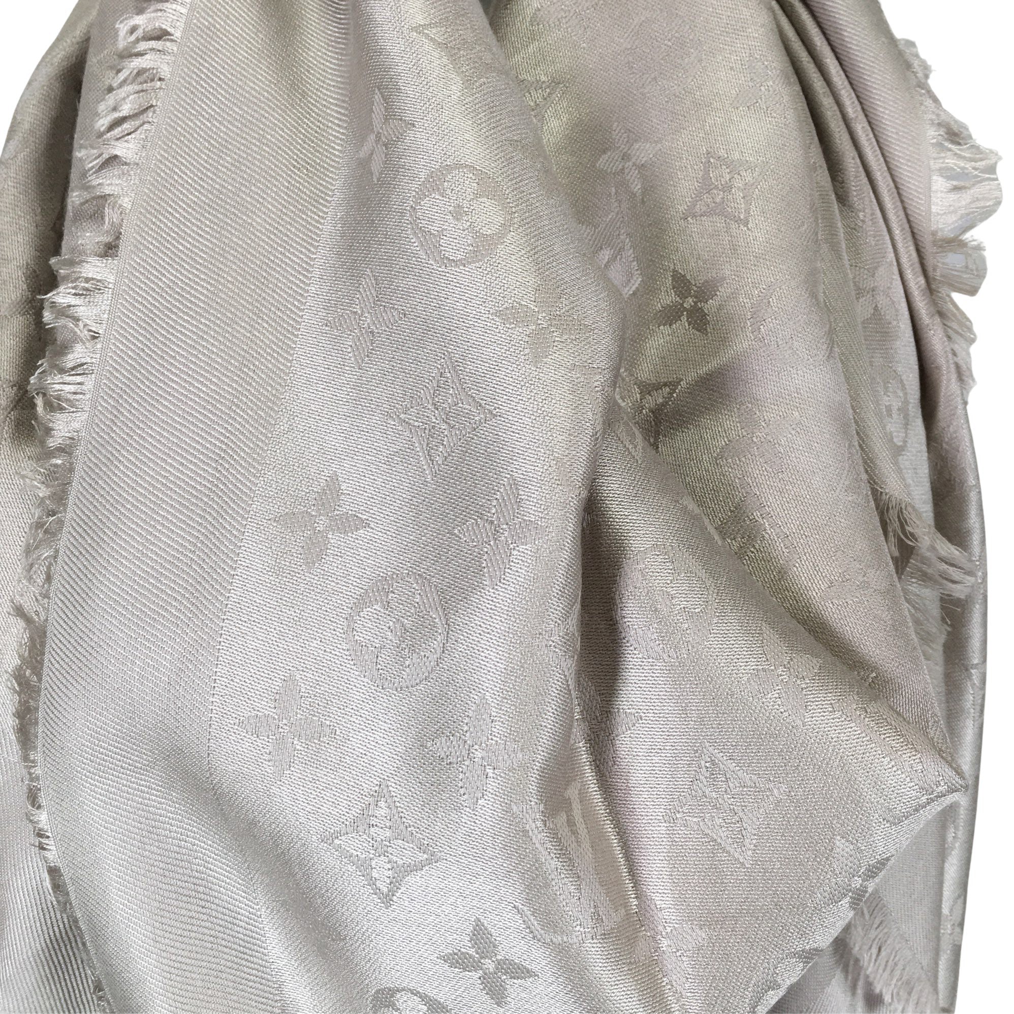 Silk scarf Louis Vuitton Beige in Silk - 23657088