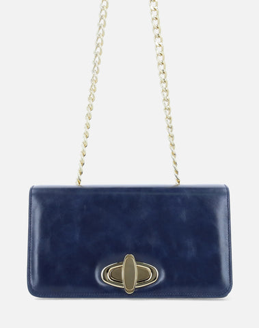 Bolso clutch en piel marino con cadena oro ajustable para mujer