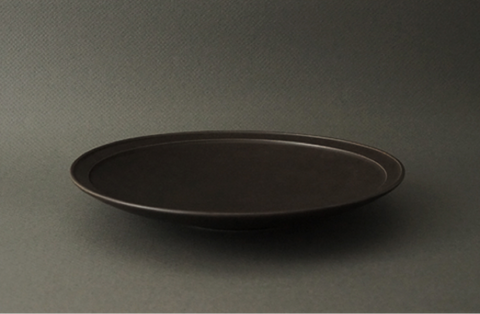 black ceramic flat plate