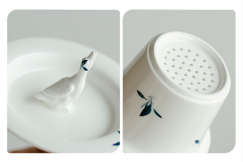Ceramic mug with duck lid and infuser