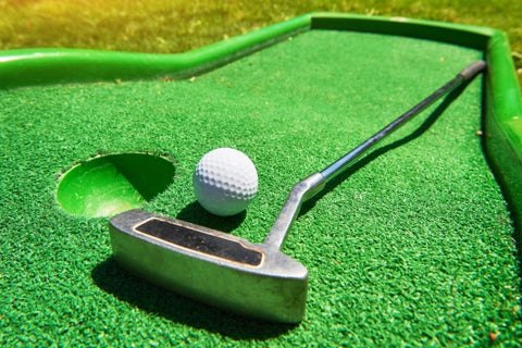 golf-ball-golf-club-artificial-grass 