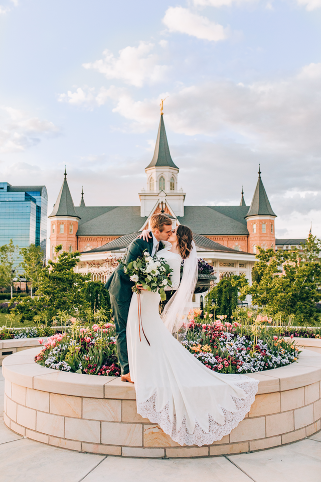 julia mathers photo of couple kissing in front of provo lds temple