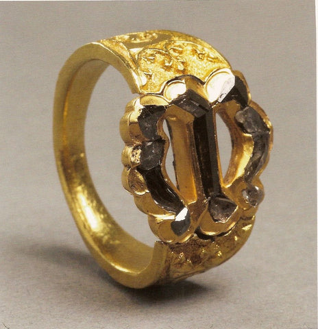 ¿Cuál fue el primer anillo de compromiso con diamante? 6