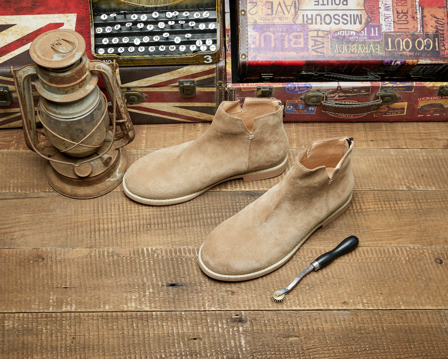 Men's Retro Simple Round Toe Versatile Genuine Leather Desert Boots1