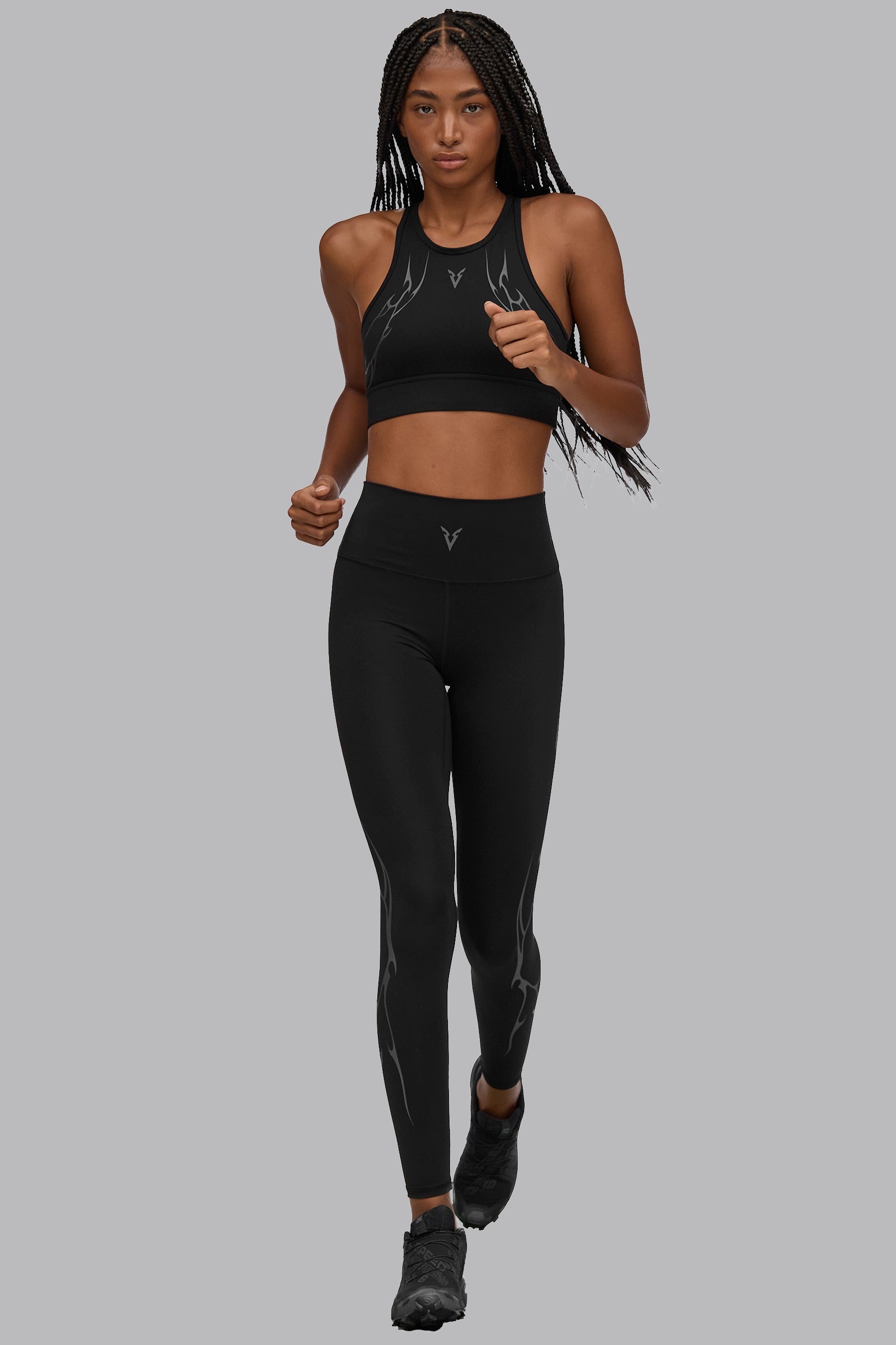 V_SCULPT® GRAPHIC HIGH NECK SPORTS BRA - Black