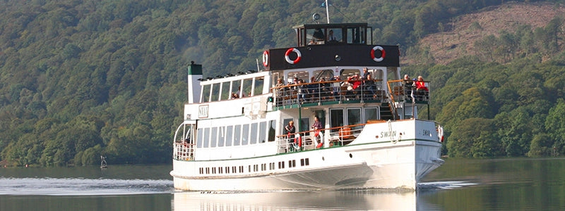 Kreuzfahrtschiff rund um Englands größten See – Lake Windermere.