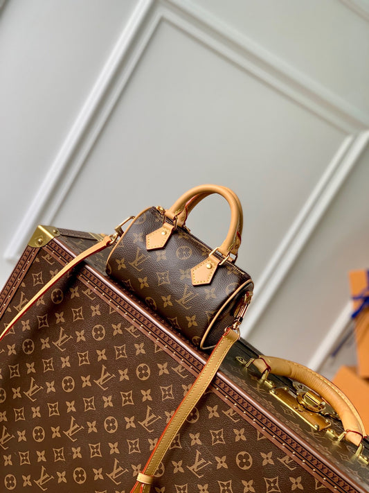 Shop Louis Vuitton MONOGRAM 2023 SS Cluny Mini Bag Monogram Canvas by  CHARIOTLONDON