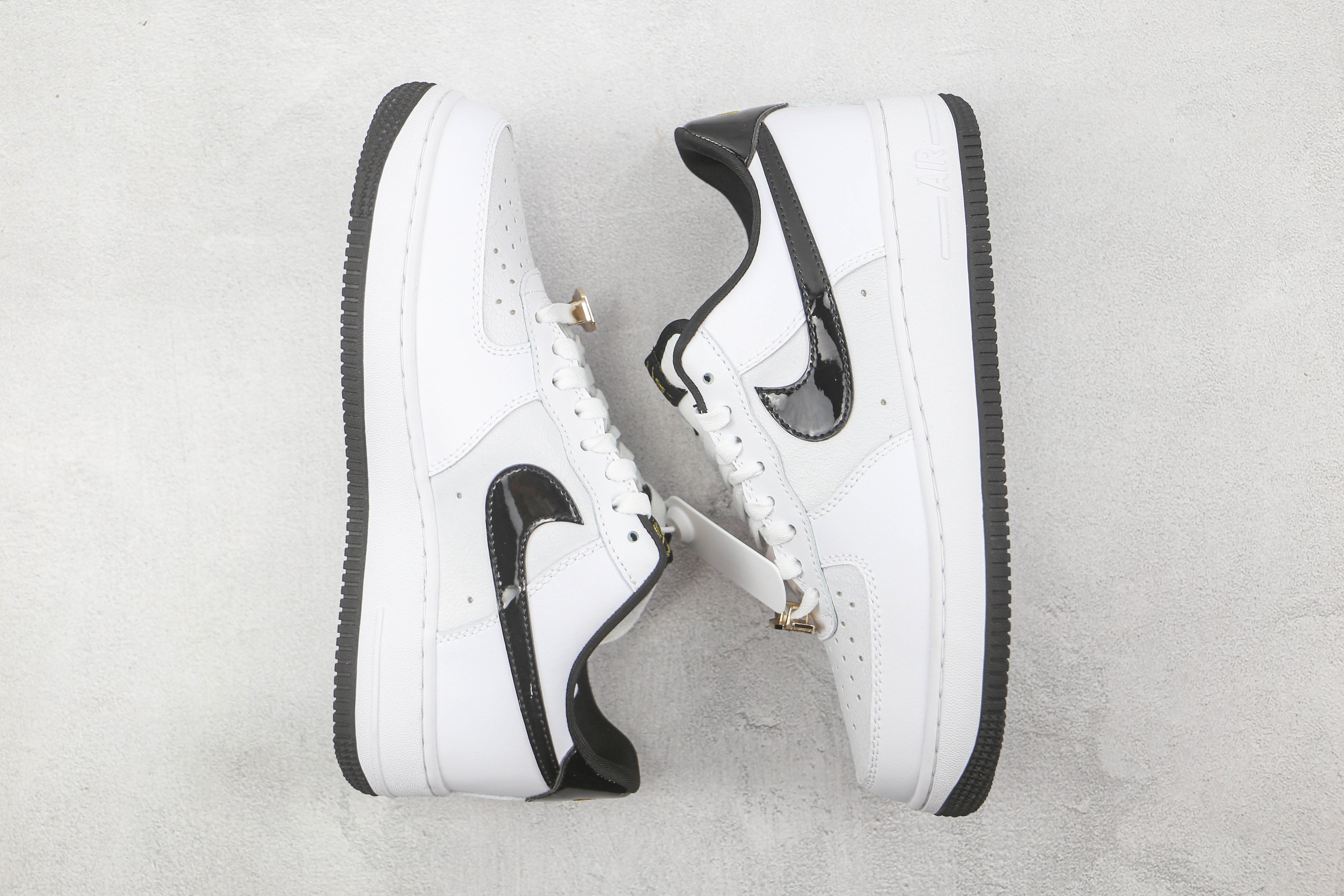 Nike Air Force 1 Low World Champ DQ0300-100 White Black Gold Fla