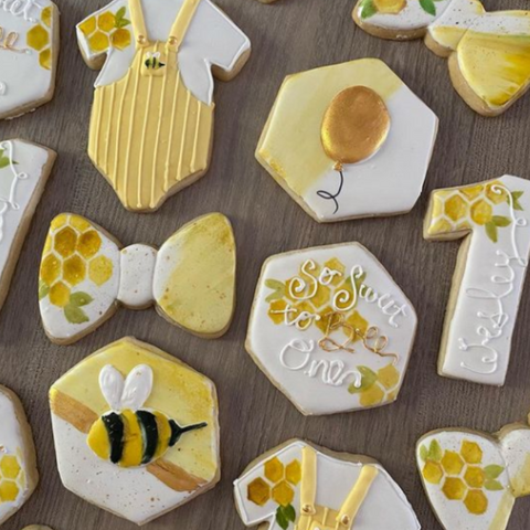 bumble bee baby shower cookies