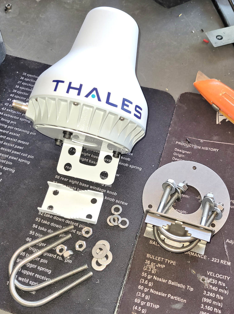 Thales MissionLINK 200 antenna pole mount