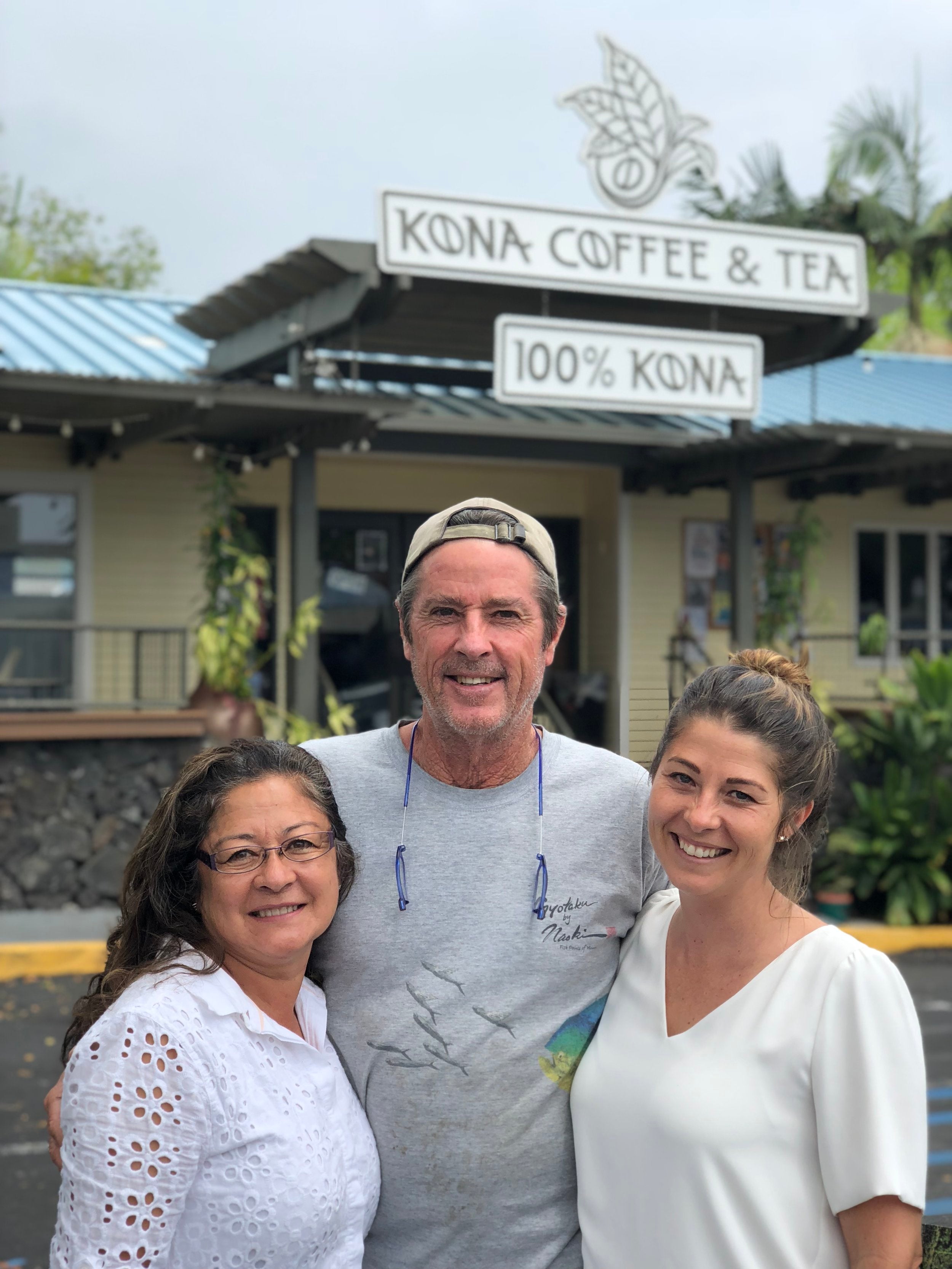 Jan, Dan and Maila Bolton outside Kona Coffee &amp; Tea's Kailua-Kona Café. PHOTO: Dayva Keolanui