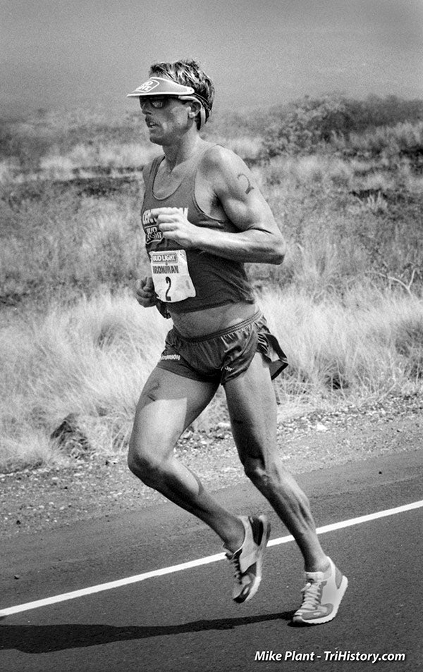 Dave Scott running in the 1984 IRONMAN®&nbsp; PHOTO: Mike Plant, TriHistory.com