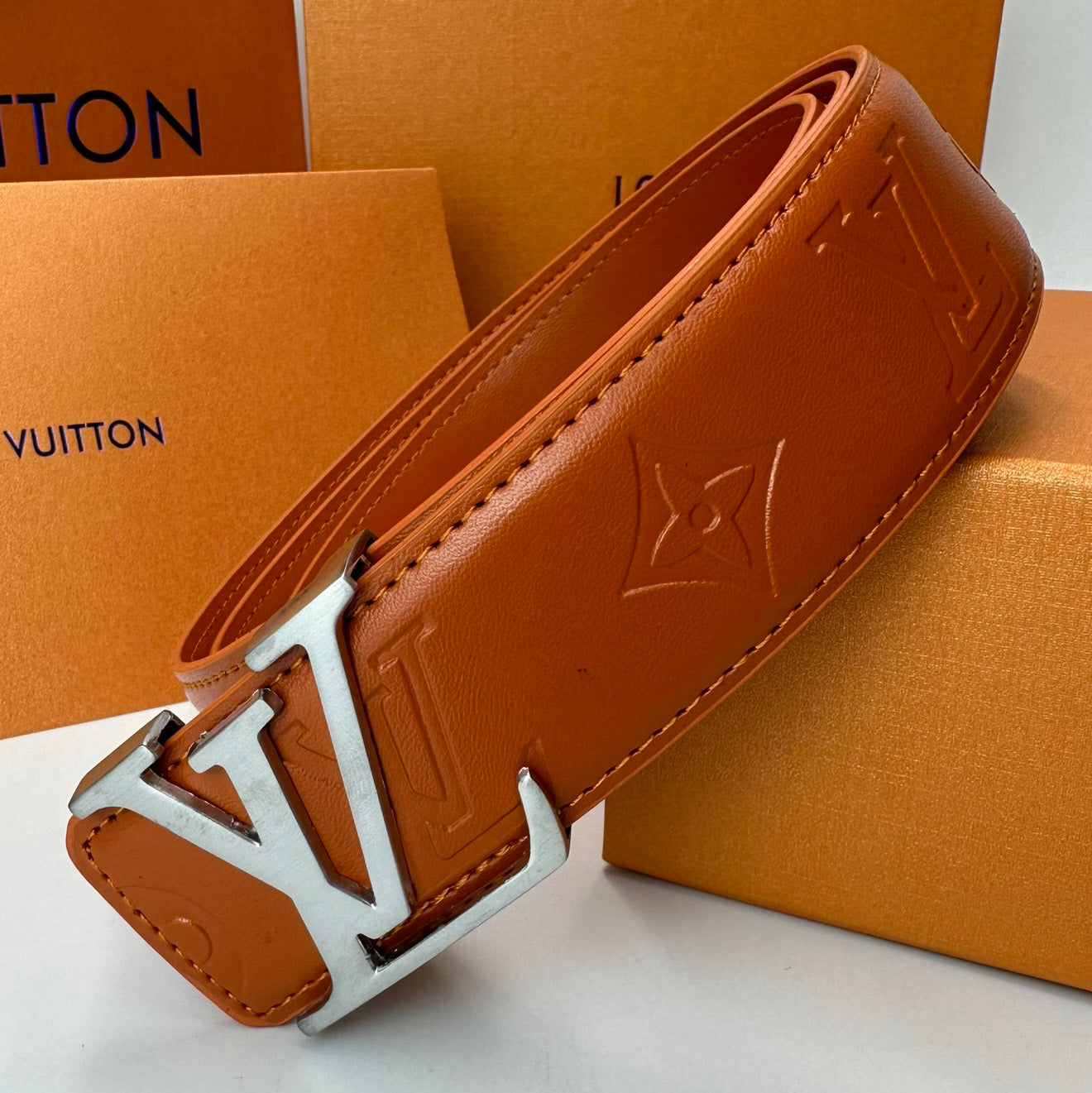 LV New Women's and Men's Fashionable And Exquisite Buckle Genuine Leather Belt