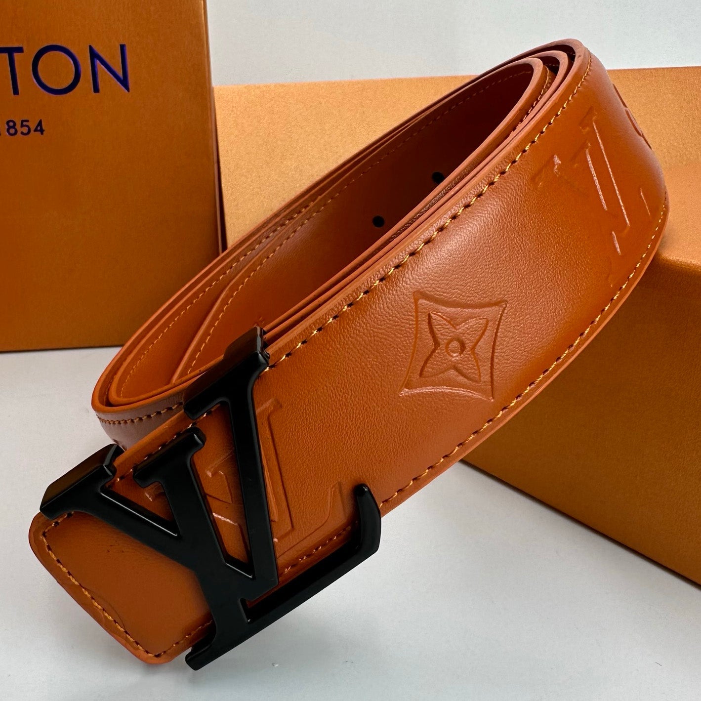 LV New Women's and Men's Fashionable And Exquisite Buckle Genuine Leather Belt