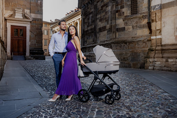 Parents with the Espiro Miloo Stroller in Milan, Italy