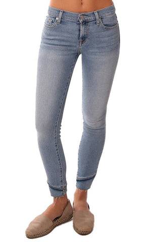 7 FOR ALL MANKIND JEAN SKINNY BLEU À CHEVILLE FRAYÉE EN DENIM