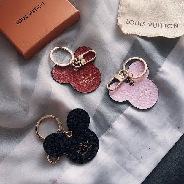 Louis Vuitton LV Fashion Hot Sale Women Printed Letters Contrast Cute Keychain